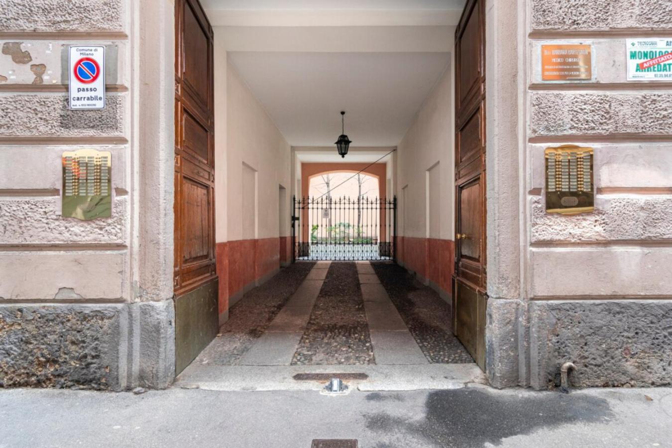 Stayeasy Pop Art Moscova - Brera & Downtown Walking มิลาน ภายนอก รูปภาพ